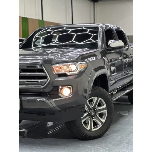 Toyota Tacoma Limited 2017 Gris Caracas