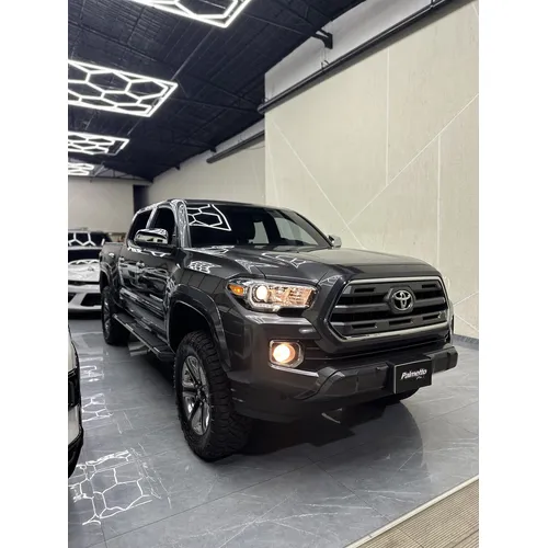 Toyota Tacoma Limited 2017 Gris Caracas