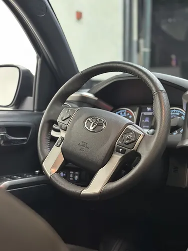 Toyota Tacoma Limited 2017 Gris Caracas