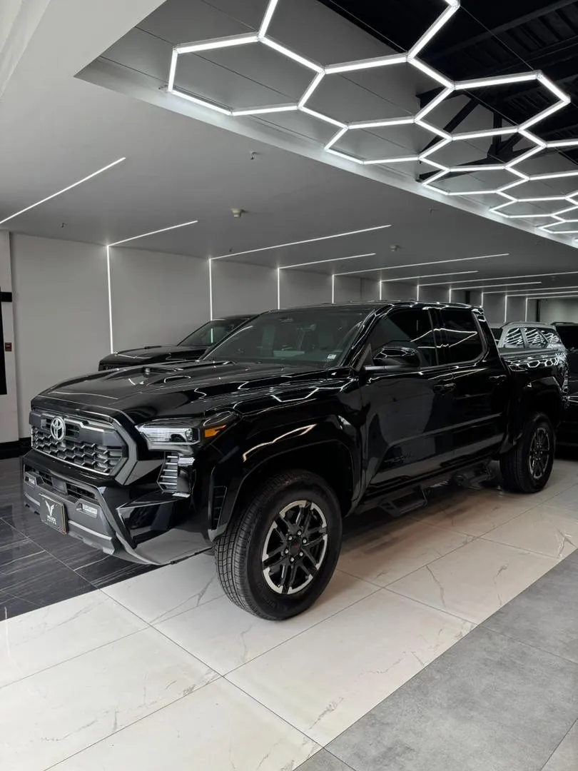 Toyota Tacoma TRD Sport 2025 Negro Caracas