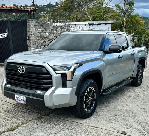 Toyota Tundra SR5 2022 Plateado Caracas