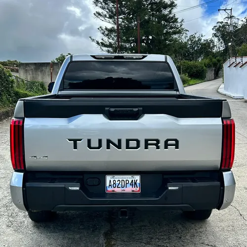 Toyota Tundra 2022 Plateado Caracas