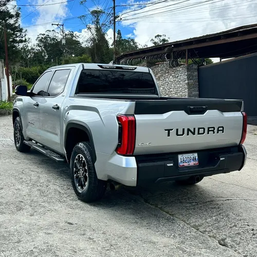 Toyota Tundra 2022 Plateado Caracas