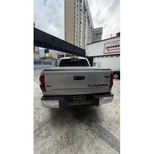 Toyota Tundra TRD 4X4 2017 Gris Caracas