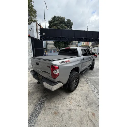 Toyota Tundra TRD 4X4 2017 Gris Caracas