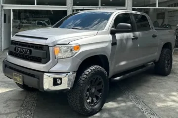 Toyota Tundra 4x4 Doble Cabina 2017