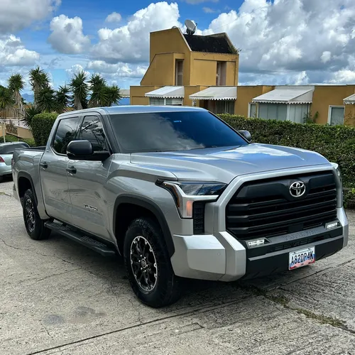 Toyota Tundra SR5 2022 Plateado Caracas