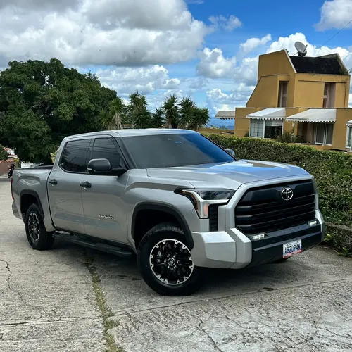 Toyota Tundra 2022 Plateado Caracas