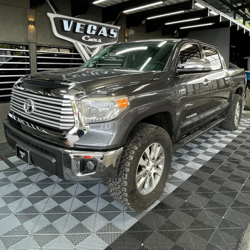 Toyota Tundra Limited 2016 Gris Barquisimeto