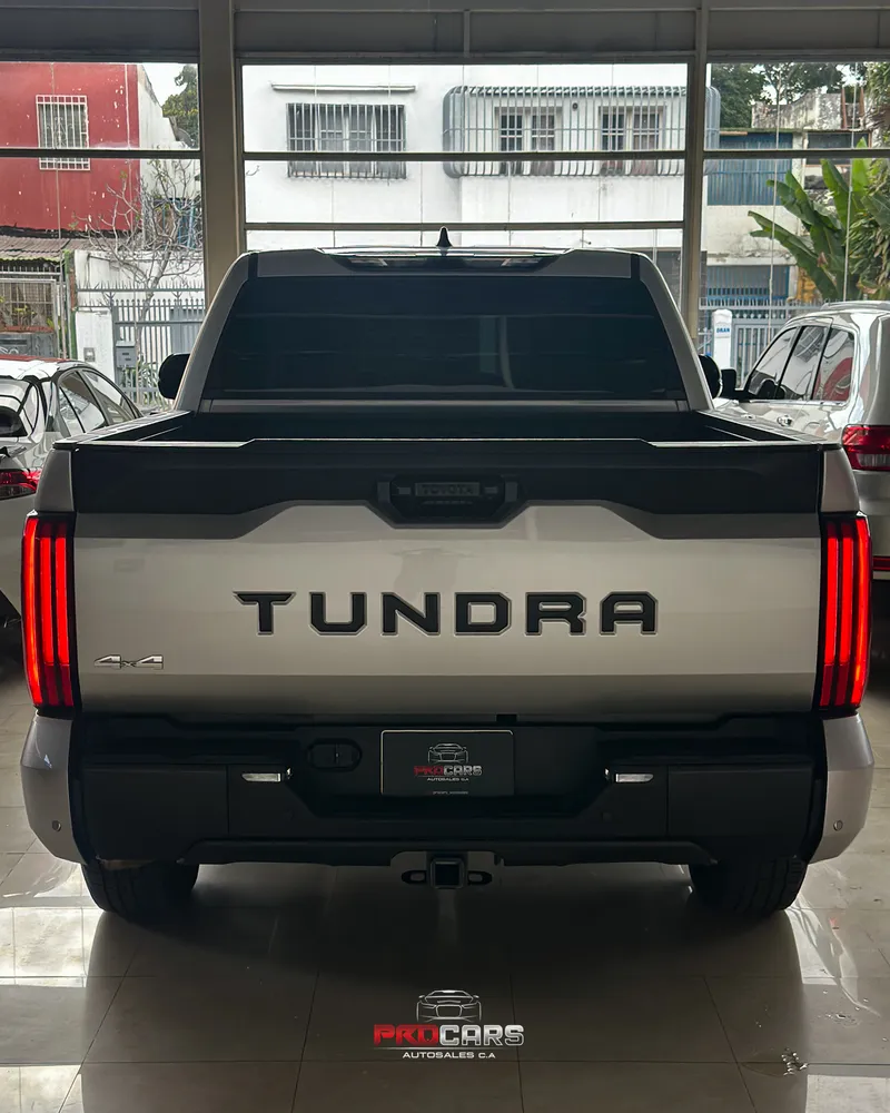 Toyota Tundra SR5 2022 Plateado Caracas
