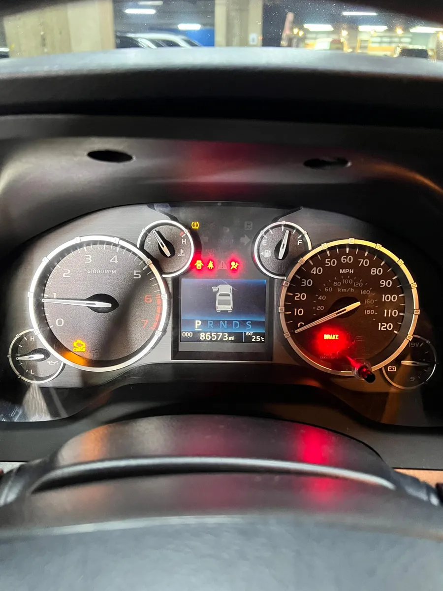 Toyota Tundra TRD Off Road 2015 negro10