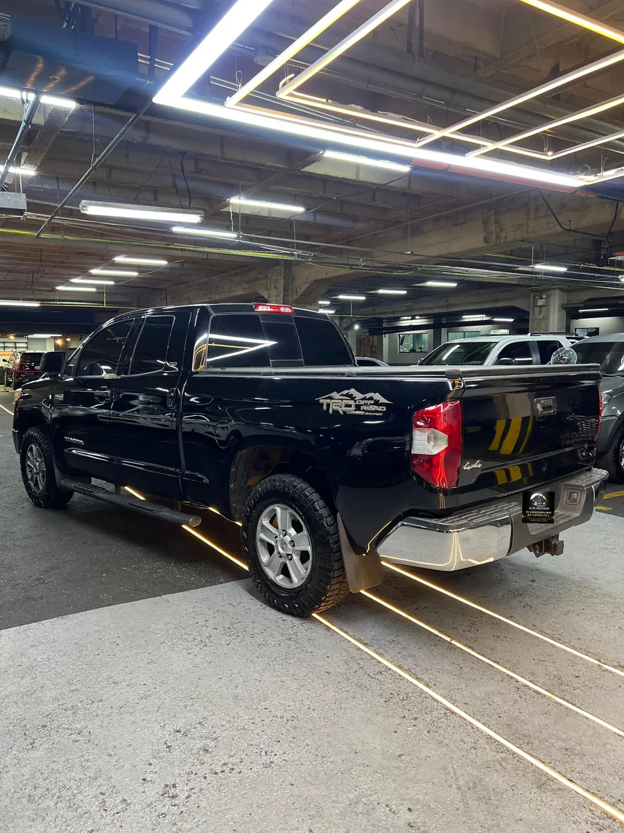 Toyota Tundra TRD Off Road 2015 Negro Caracas