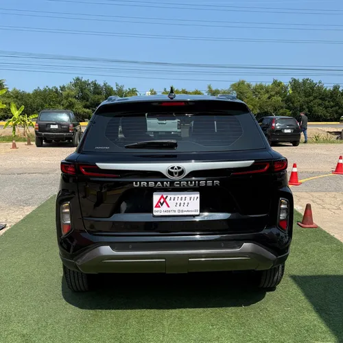 Toyota Urban Cruiser 2024 Negro Lechería