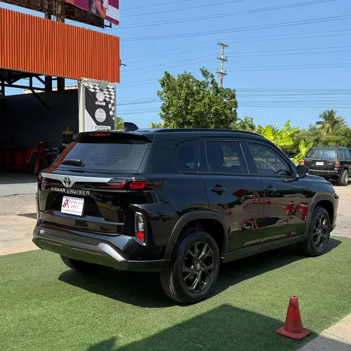 Toyota Urban Cruiser 2024 Negro Lechería