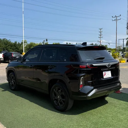 Toyota Urban Cruiser 2024 Negro Lechería