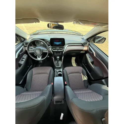Toyota Urban Cruiser 2024 Negro Lechería