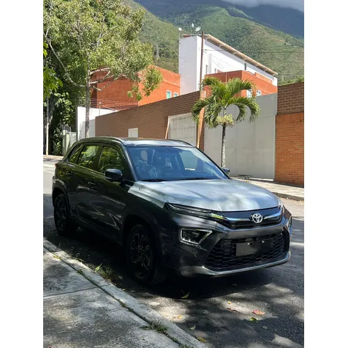 Toyota Urban Cruiser 2025 Gris Caracas
