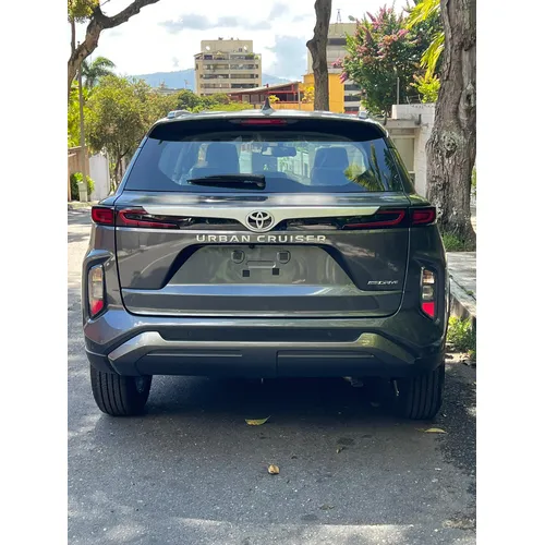 Toyota Urban Cruiser 2025 Gris Caracas