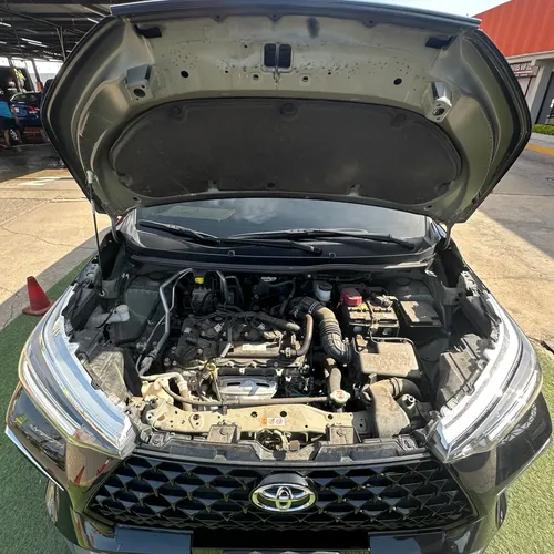 Toyota Veloz 2024 Negro Lechería