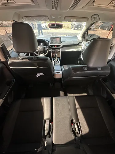 Toyota Veloz 2024 Negro Lechería