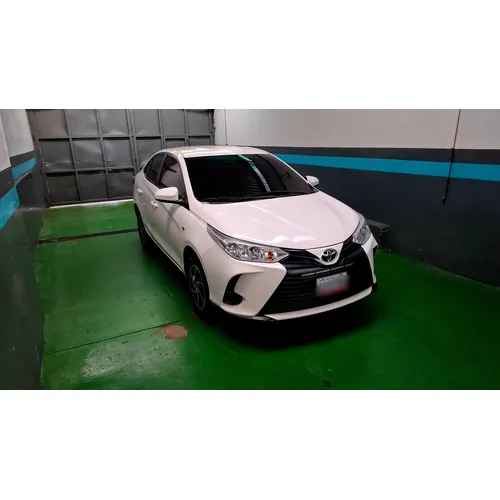 Toyota Yaris 2022 Blanco Caracas