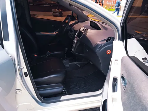 Toyota Yaris 2006 Plateado Caracas