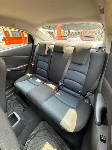 Toyota Yaris 2019 Gris Lechería