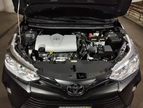 Toyota Yaris 2022 Gris Caracas