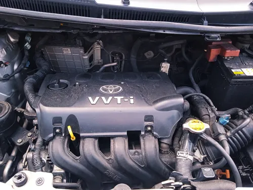 Toyota Yaris 2006 Plateado Caracas