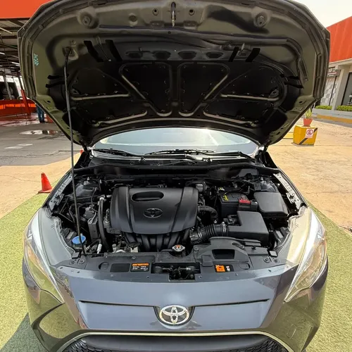 Toyota Yaris 2019 Gris Lechería
