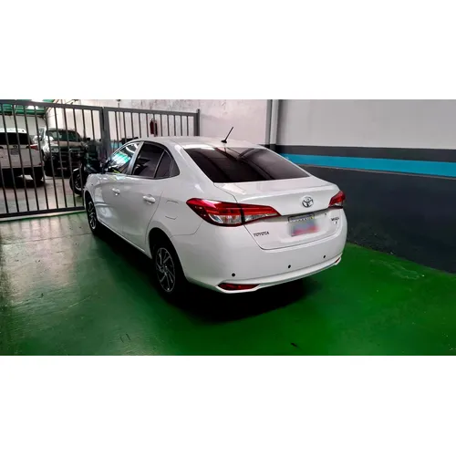 Toyota Yaris 2022 Blanco Caracas