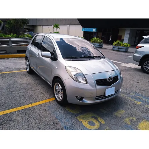 Toyota Yaris 2006 Plateado Caracas
