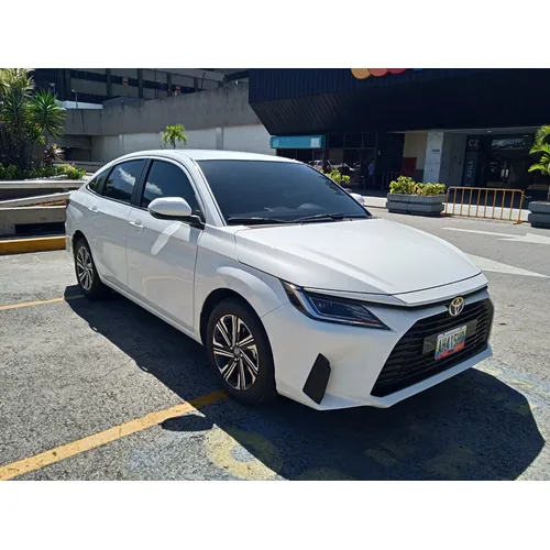 Toyota Yaris 2025 Blanco Caracas