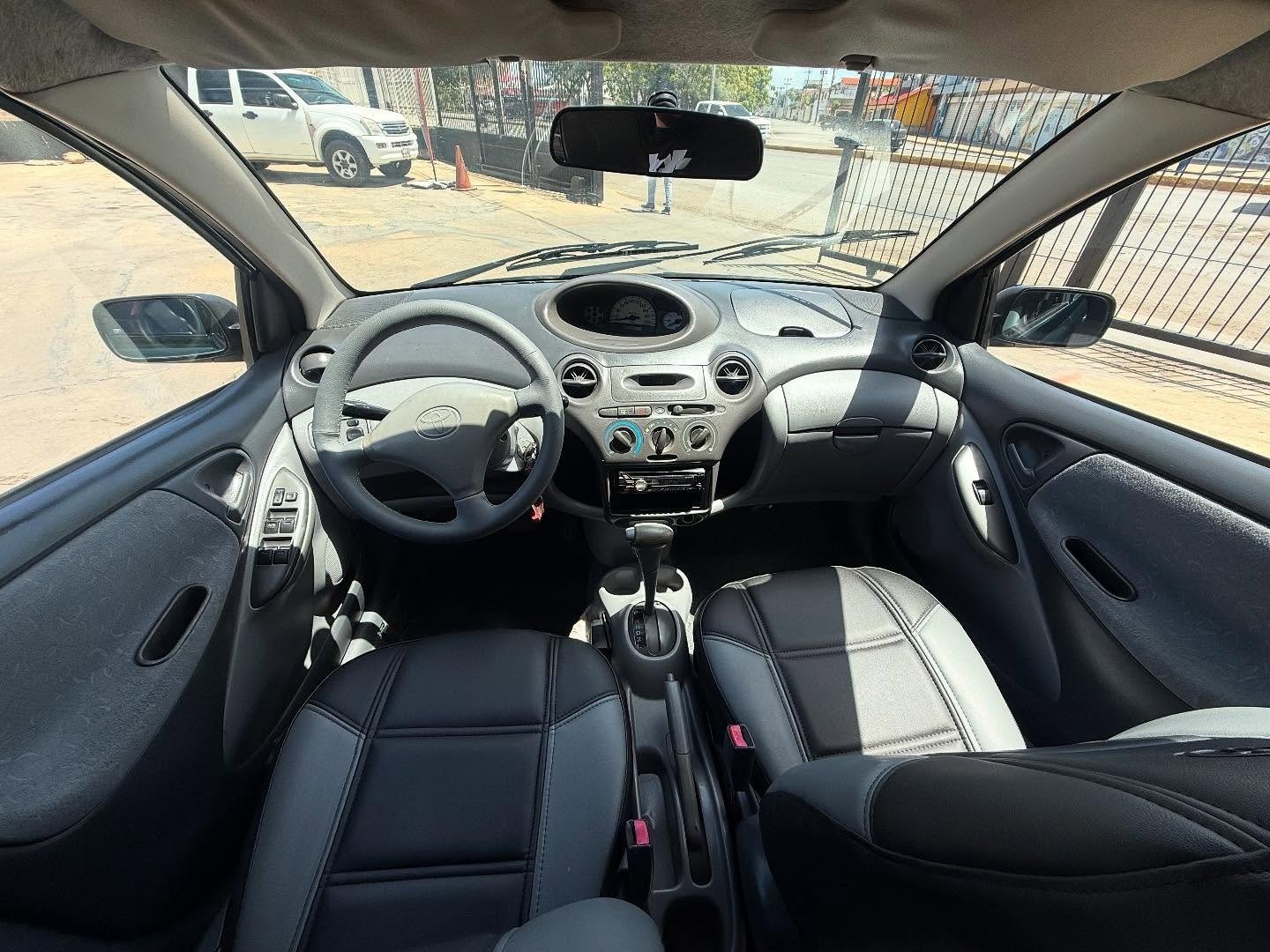 Toyota Yaris 2001 Automático Verde