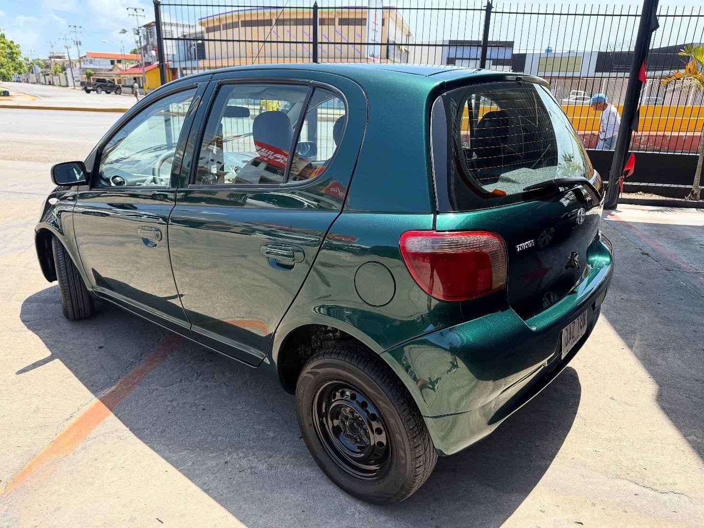 Toyota Yaris 2001 Automático Verde