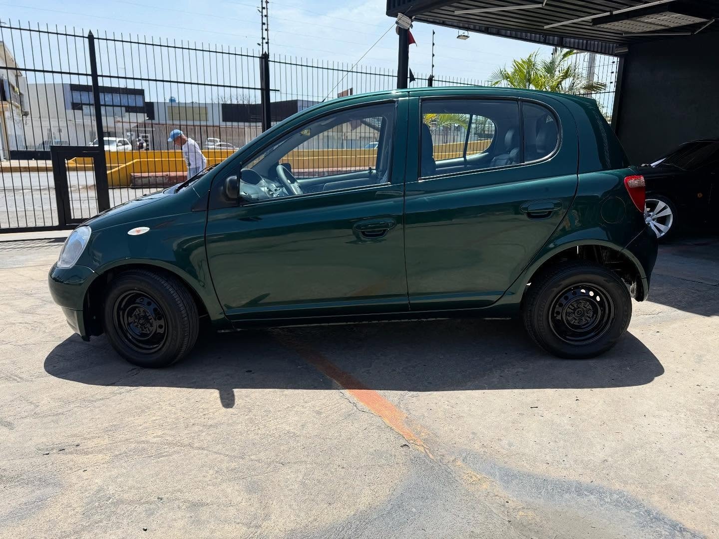 Toyota Yaris 2001 Automático Verde