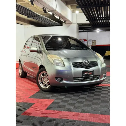 Toyota Yaris 2006 Plateado Caracas
