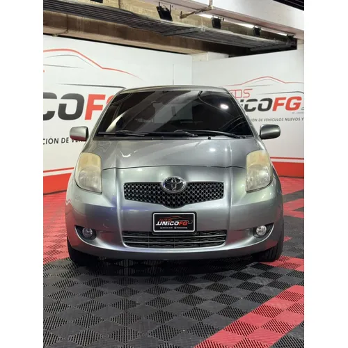 Toyota Yaris 2006 Plateado Caracas
