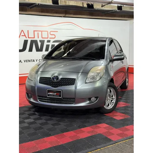 Toyota Yaris 2006 Plateado Caracas