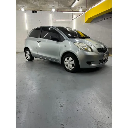 Toyota Yaris 2006 Plateado Caracas