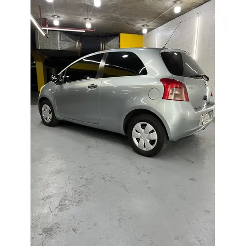 Toyota Yaris 2006 Plateado Caracas