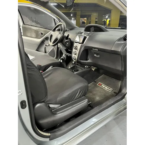 Toyota Yaris 2006 Plateado Caracas