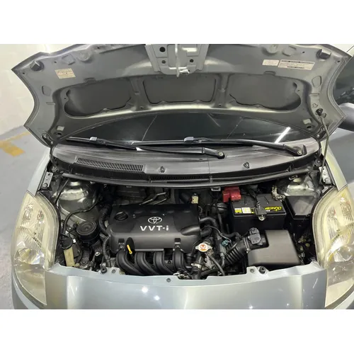Toyota Yaris 2006 Plateado Caracas