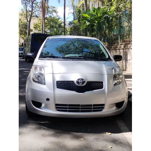 Toyota Yaris 2007 Plateado Caracas