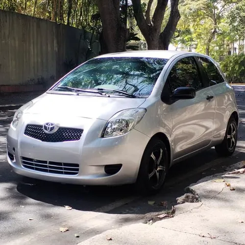 Toyota Yaris 2007 Plateado Caracas