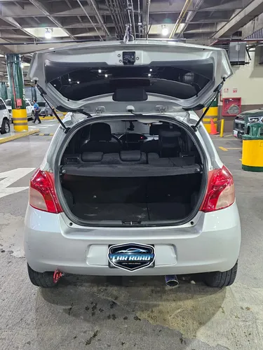 Toyota Yaris 2007 Plateado Caracas