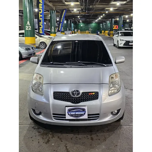 Toyota Yaris 2007 Plateado Caracas