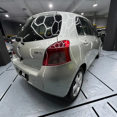 Toyota Yaris 2007 Gris Caracas