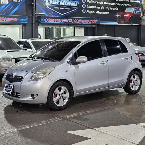 Toyota Yaris 2007 Plateado Caracas