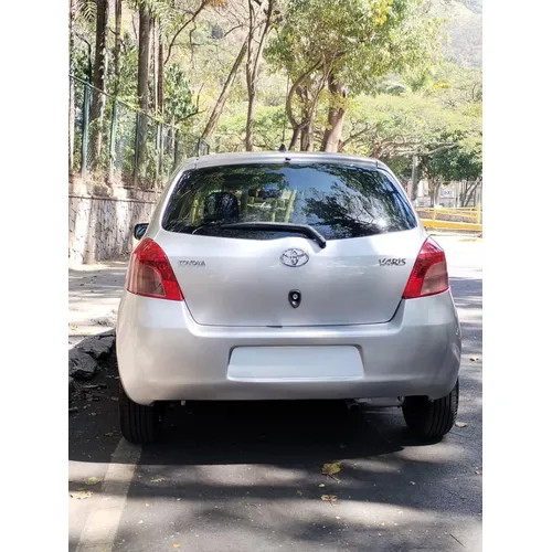 Toyota Yaris 2007 Plateado Caracas